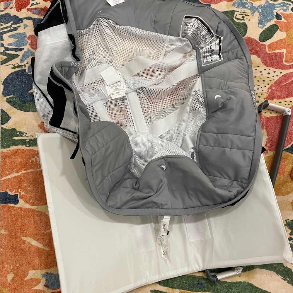 Guava Lotus Travel Bassinet Attachment - Picture 2 of 2
